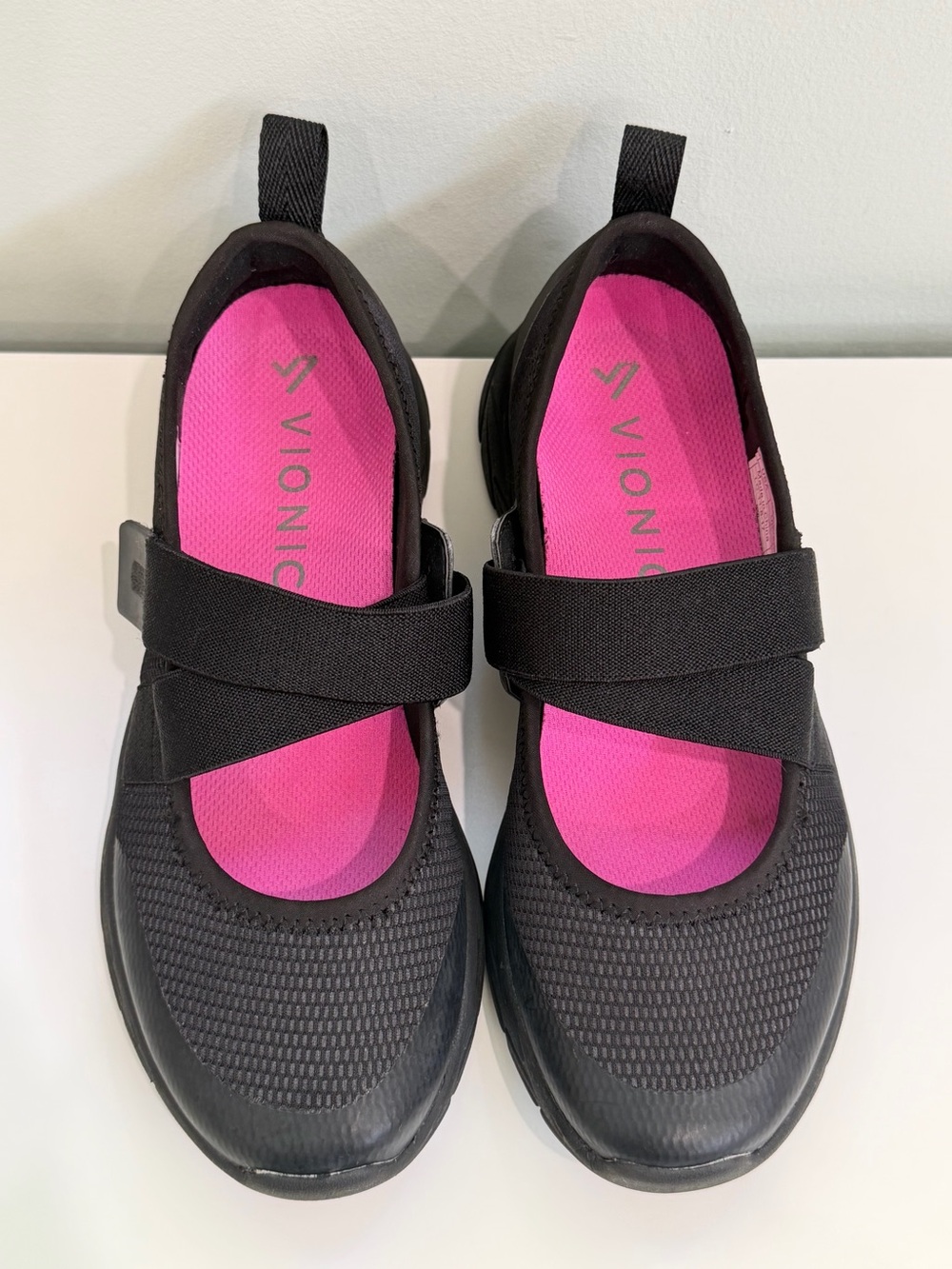 Vionic Pace Womens 6 Black Mary Jane Walking Shoes Cross Strap Athletic Sneakers